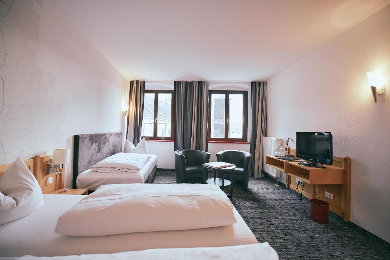 Hotel Roter Hahn Регенсбург Экстерьер фото