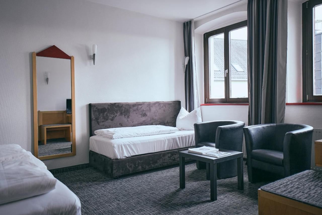 Hotel Roter Hahn Регенсбург Экстерьер фото