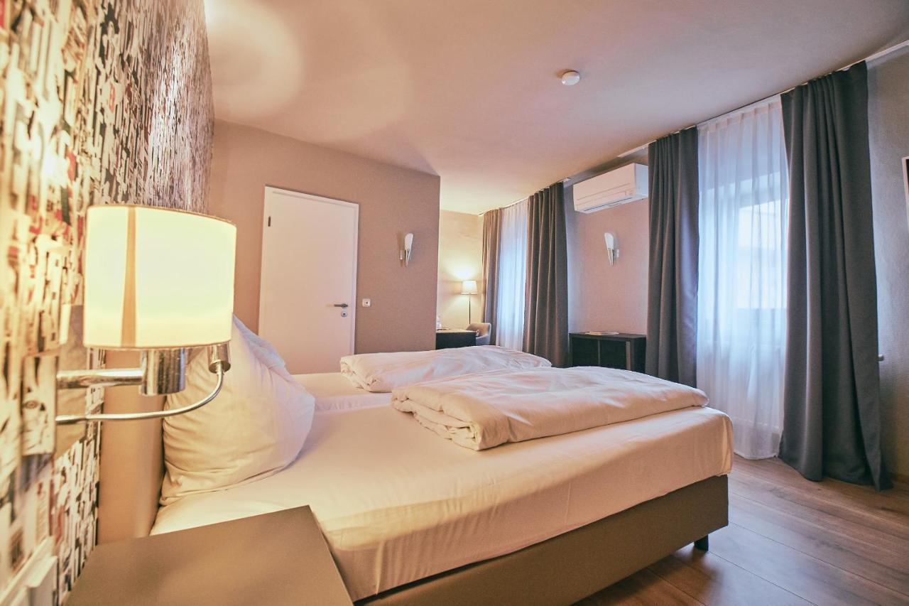 Hotel Roter Hahn Регенсбург Экстерьер фото