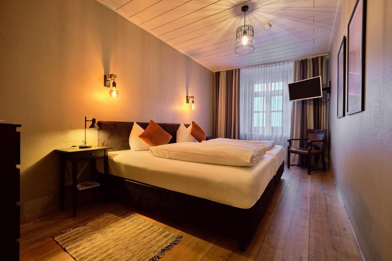 Hotel Roter Hahn Регенсбург Экстерьер фото