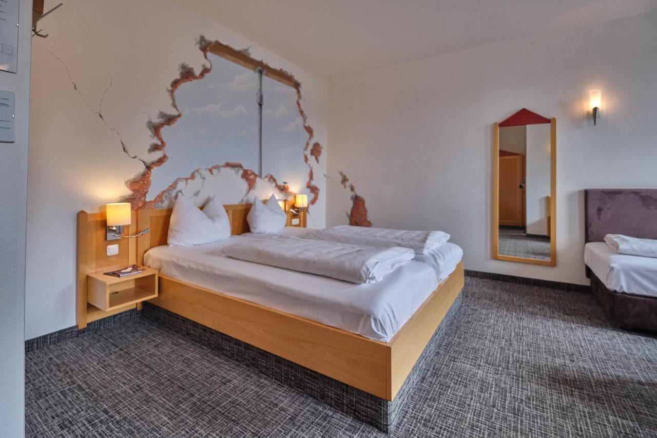 Hotel Roter Hahn Регенсбург Экстерьер фото