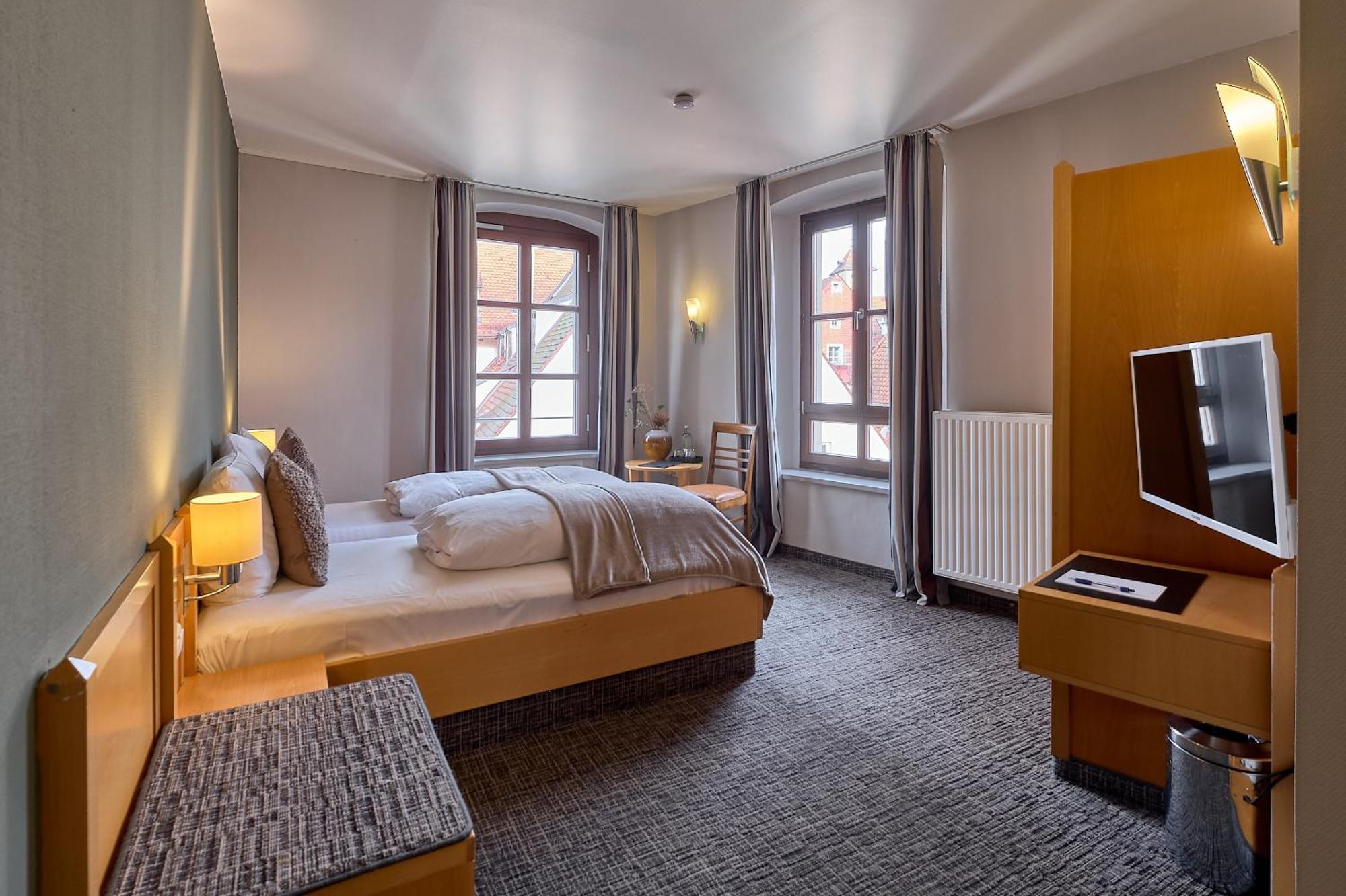 Hotel Roter Hahn Регенсбург Экстерьер фото