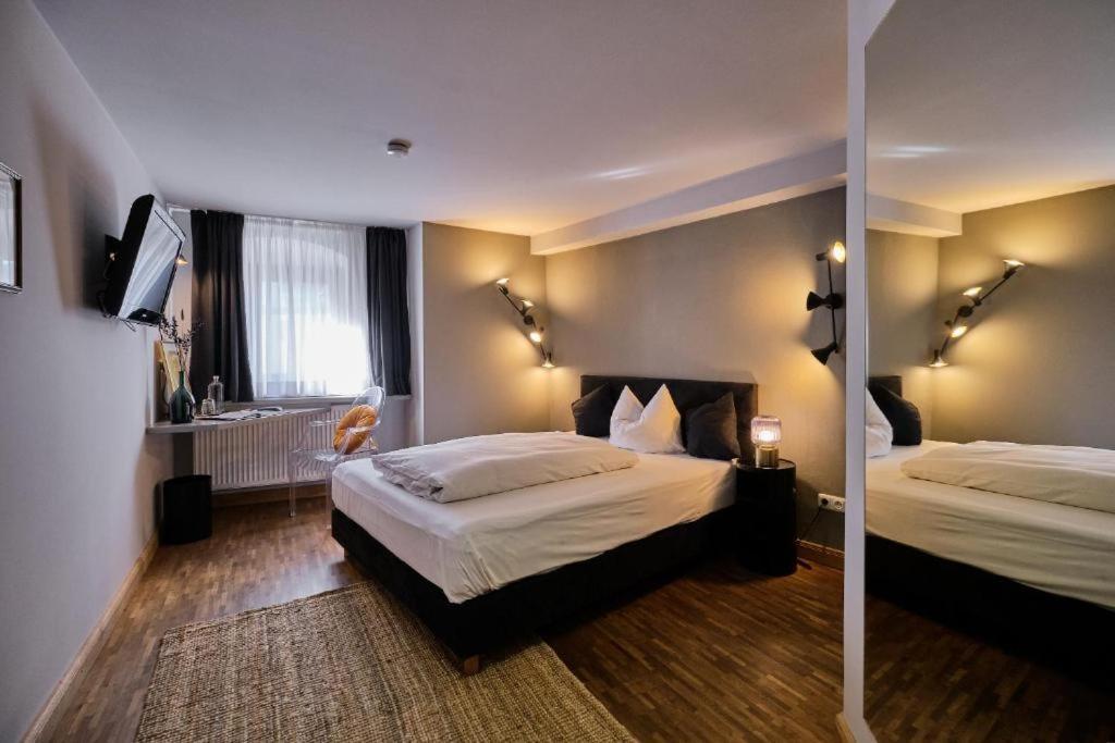 Hotel Roter Hahn Регенсбург Экстерьер фото